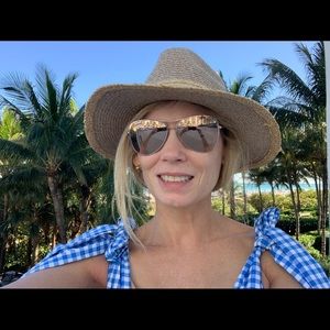 Meet your Posher, Adriana